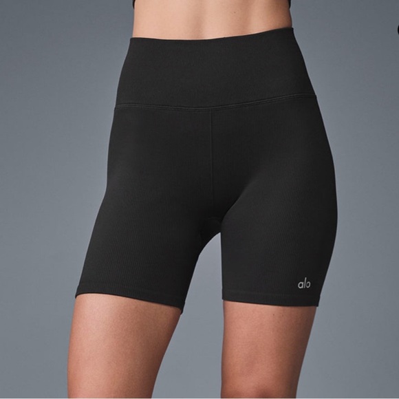 Alo Yoga 5” Seamless Ribbed Favorite Short Size Small - Black